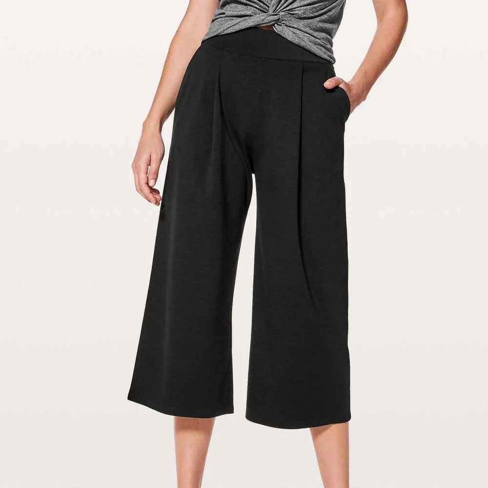 NWT Lululemon Can You Feel the Pleat Cropped Pants - Picture 1 of 7